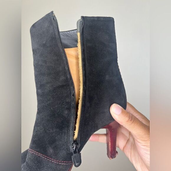 Tod’s Women’s Black/Red Contrast Stitching Suede Ankle Booties Size 8 - Picture 13 of 15